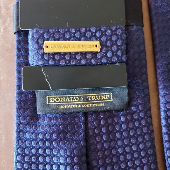 Donald J. Trump Collection New Silk Necktie - Picture 4 of 6